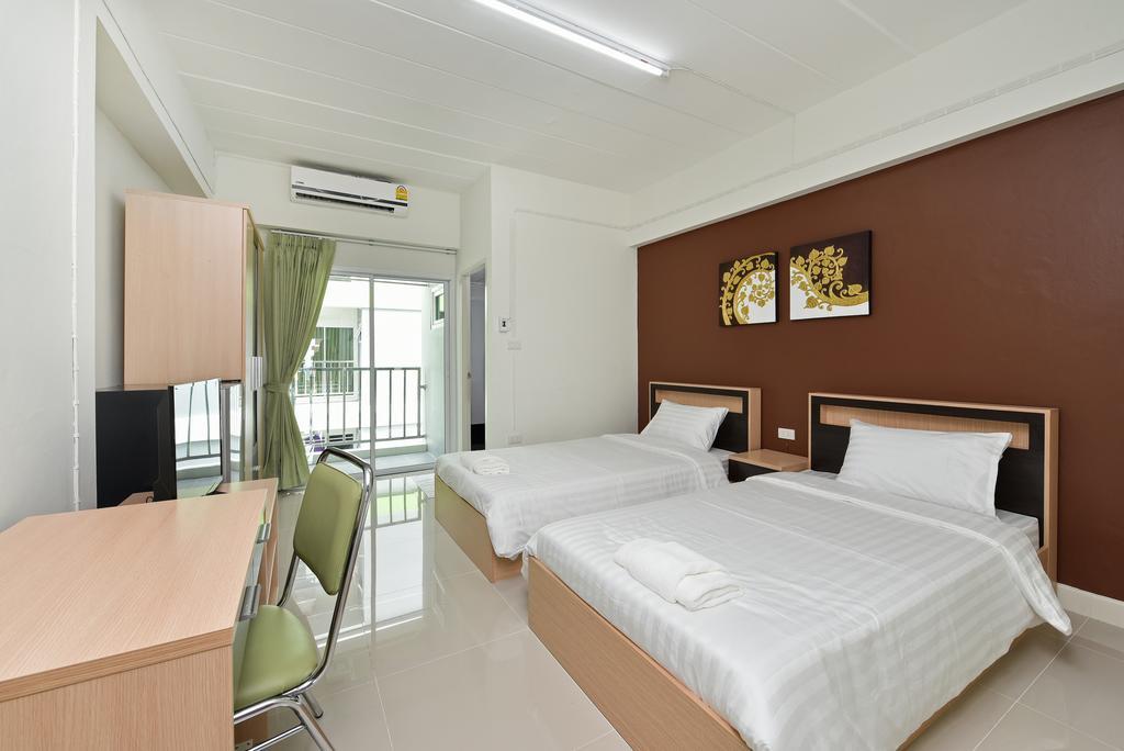 B32 Apartment Bangkok Room photo